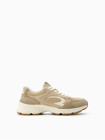 Contrasttrainers met gaas