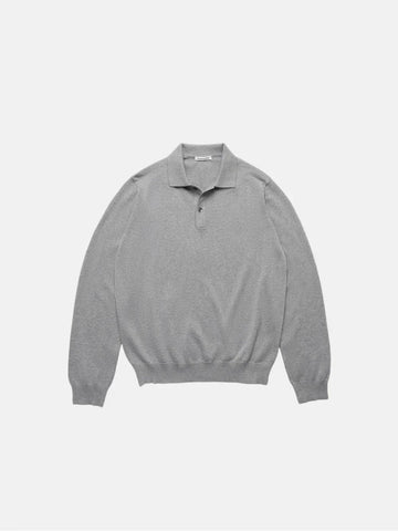 De grijze polo