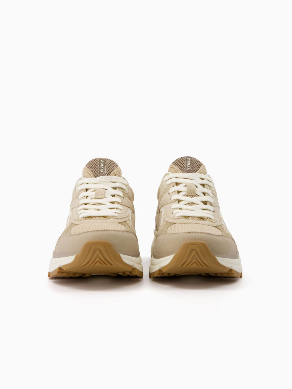 Contrasttrainers met gaas
