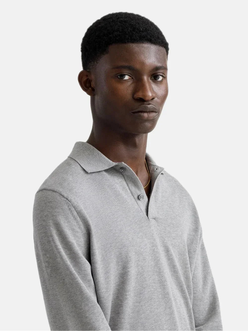 De grijze polo