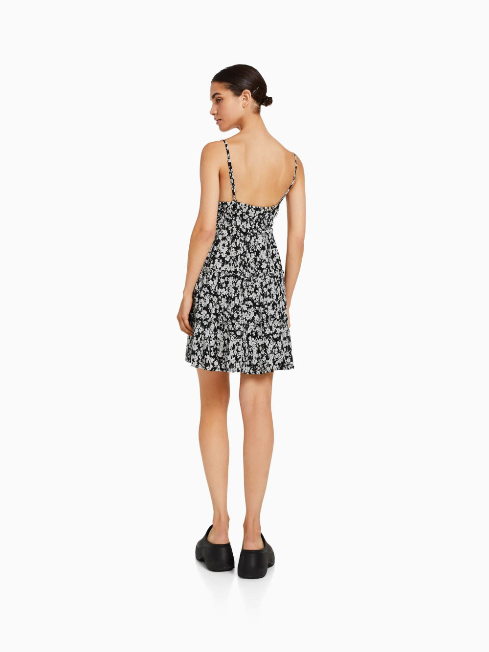 Mini -Kleid mit gekräuselten Gurten